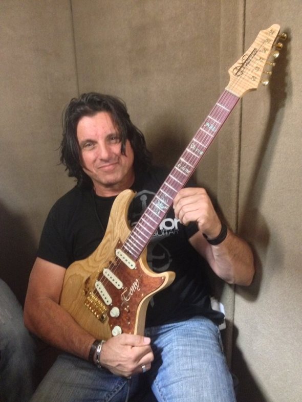 Blues Guitarist, Tony Pizzino